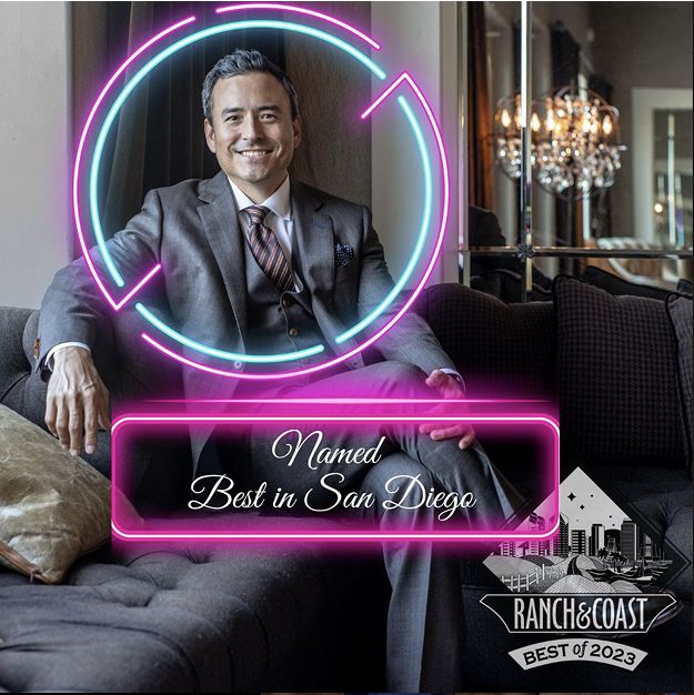 Smiling young woman with wavy hair.