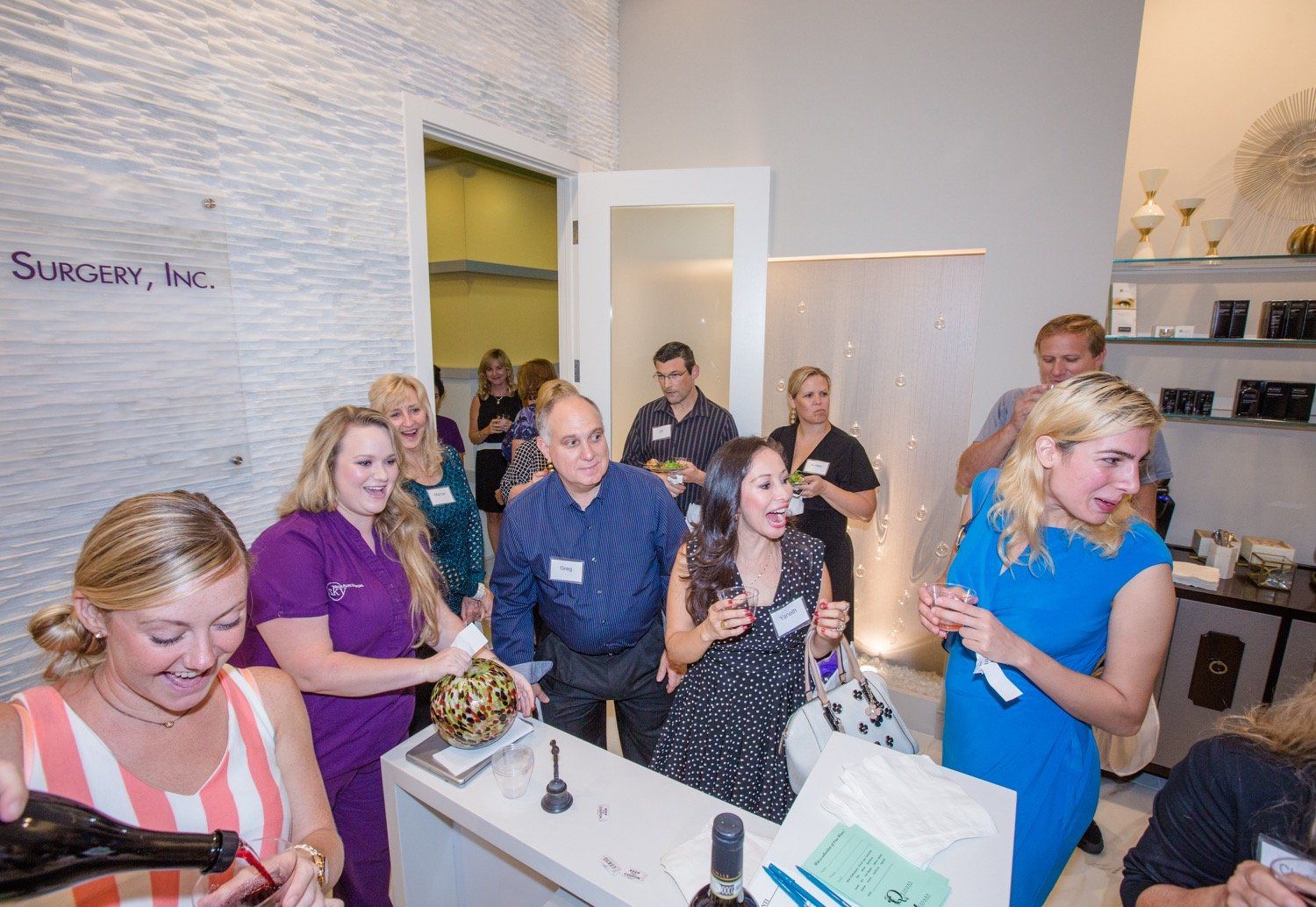 Dr. Yoo Honored by Ranch & Coast Magazine at Best Cosmetic Surgeon Celebration